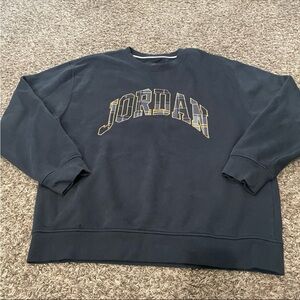 Jordyn essential holiday crewneck sweatshirt men’s large